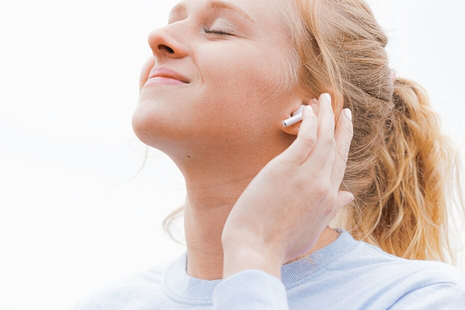 Listen to Spanish music