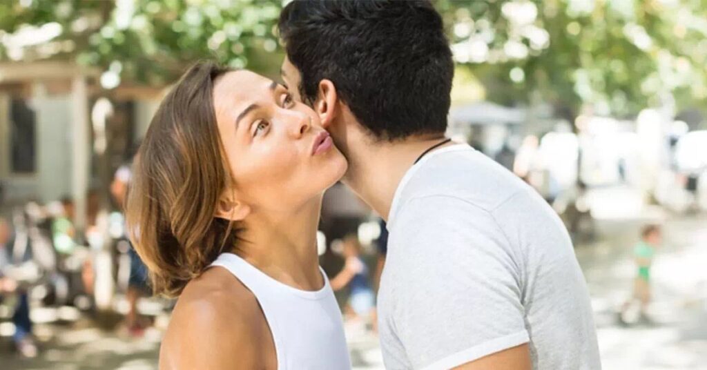 kissing etiquette in Spain